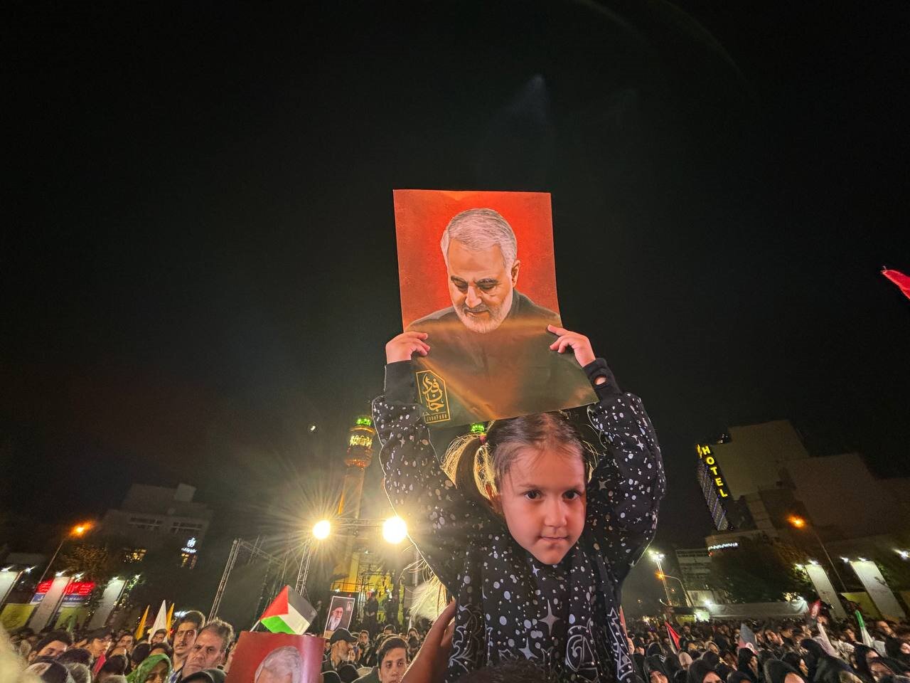 اجتماع عظیم عاشقان مبارزه با اسراییل در میدان فلسطین