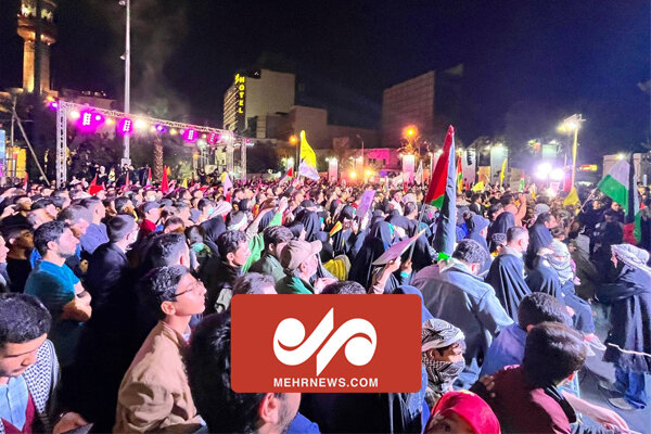 اجرای گروه سرود نوجوانان خوزستانی در میدان فلسطین تهران