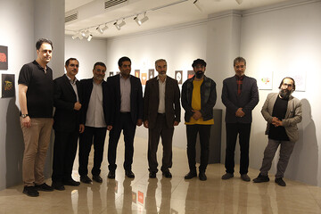 معاون وزیر فرهنگ و ارشاد اسلامی از نمایشگاه سوگواره «سلسله طلایی» بازدید کرد