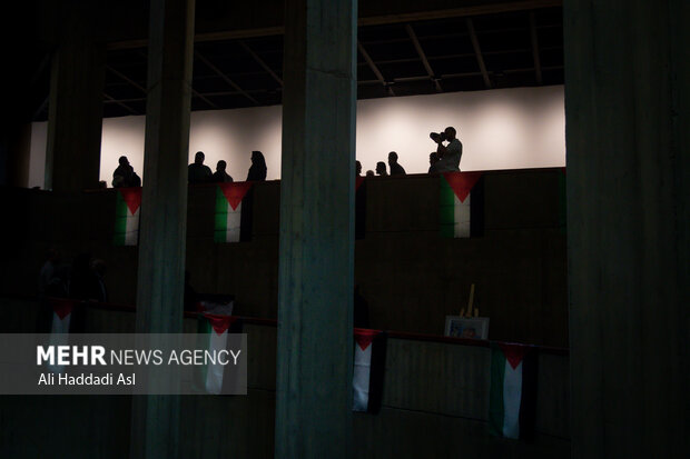 گردهمایی هنرمندان در حمایت از مردم مظلوم فلسطین بعد از ظهر روز شنبه 29 مهر ماه 1402 در موزه هنرهای معاصر تهران برگزار شد