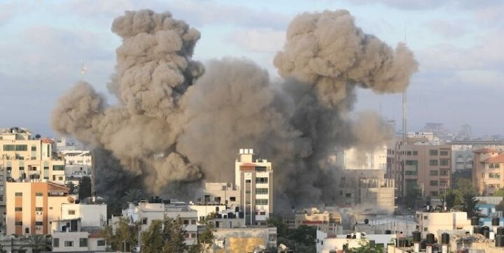 VIDEO: Israeli strikes target vicinity of hospital in Gaza 