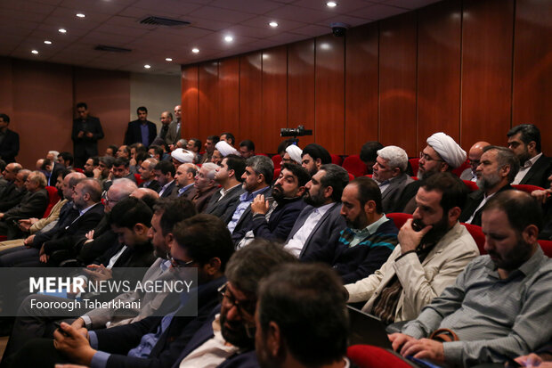 نشست مدیران وزارت فرهنگ و ارشاد اسلامی در تالار رودکی برگزار شد
