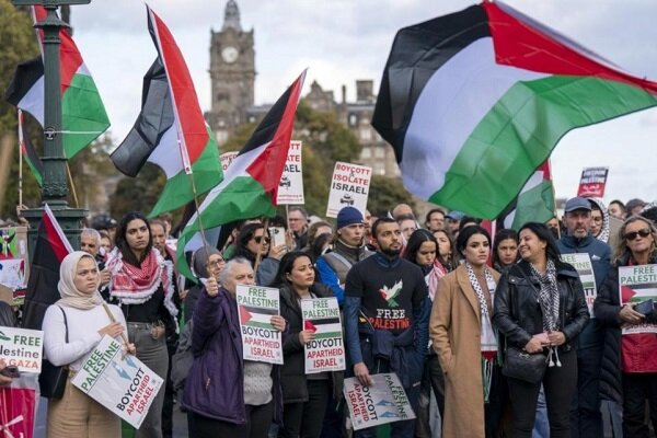عشرات الآلاف يتظاهرون في لندن تنديداً بالعدوان على غزة