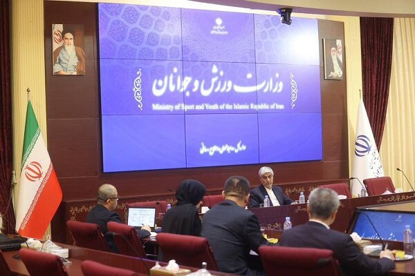 وزیر ورزش با طراحان مجموعه ورزشی جدید تهران دیدار کرد 