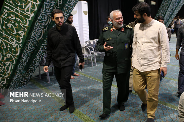  سردار علی فدوی جانشین فرمانده کل سپاه پاسداران انقلاب اسلامی در مسجد دانشگاه تهران حضور دارد.