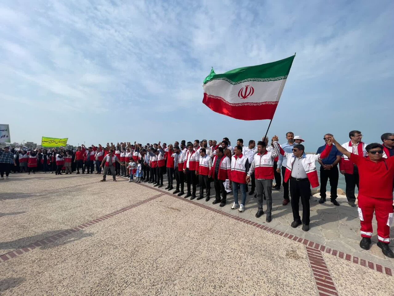 تجمع امدادگران  هلال احمر بوشهر علیه رژیم صهیونیستی برگزار شد