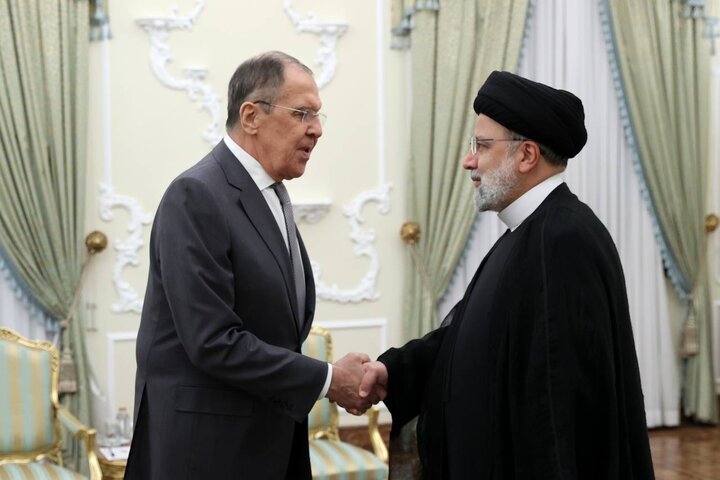 روسی وزیر خارجہ کی ایرانی صدر سے ملاقات، اہم علاقائی اور بین الاقوامی امور پر تبادلہ خیال 
