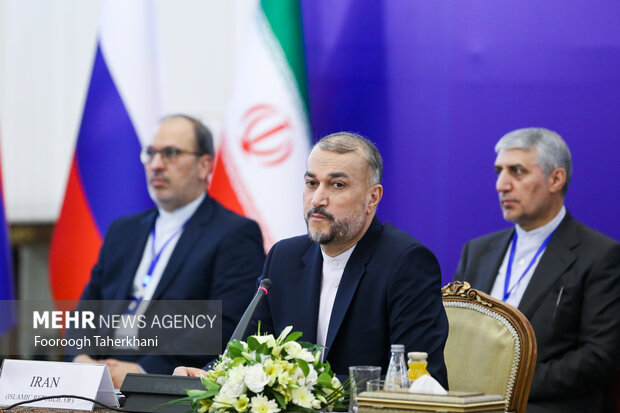 حسین امیر عبدالهییان وزیر امور خارجه ایران در دومین نشست ساز و کار منطقه‌ای ۳+۳ در تهران حضور دارد