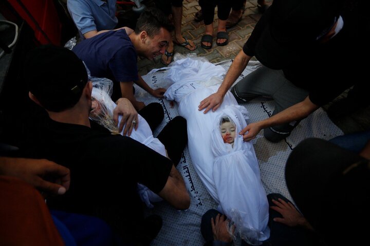قتل عام ۴۷ خانواده فلسطینی/وداع با شهدای خانواده ایرانی الاصل غزه