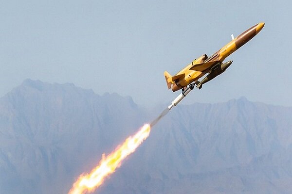 الجيش الإيراني يجهز مسيرة "كرار" بالقدرة على حمل كافة أنواع الصواريخ