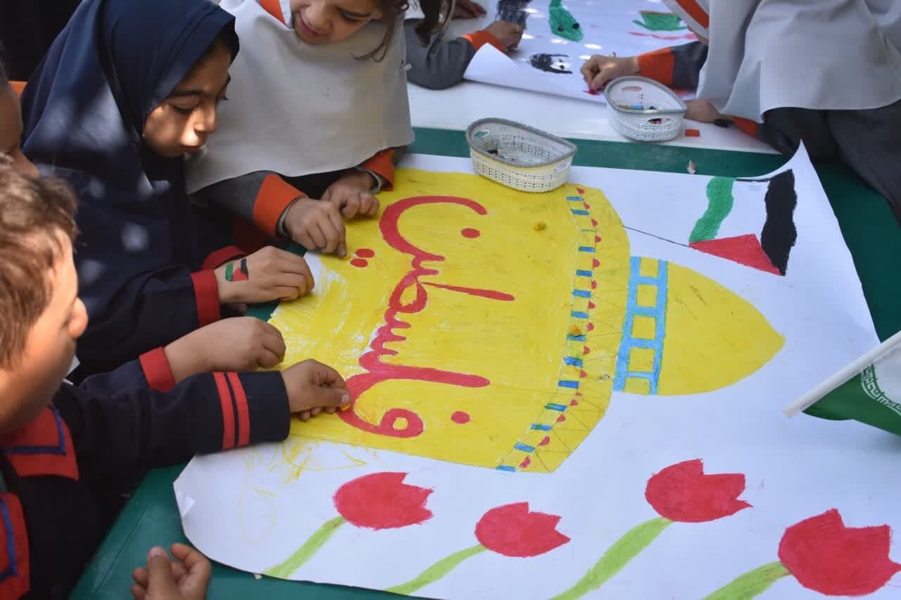 دانش آموزان بهاباد از کودکان غزه حمایت کردند