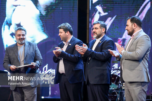 مراسم اختتامیه چهلمین جشنواره بین المللی فیلم کوتاه تهران با حضور محمدمهدی اسماعیلی وزیر فرهنگ و ارشاد اسلامی، محمد خزاعی رئیس سازمان سینمایی در سالن همایش‌های برج میلاد برگزار شد