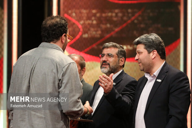 مراسم اختتامیه چهلمین جشنواره بین المللی فیلم کوتاه تهران با حضور محمدمهدی اسماعیلی وزیر فرهنگ و ارشاد اسلامی، محمد خزاعی رئیس سازمان سینمایی در سالن همایش‌های برج میلاد برگزار شد