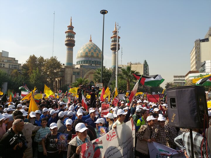 تہران میں فلسطینی بچوں کی حمایت میں 5 ہزار طلباء کا اجتماع