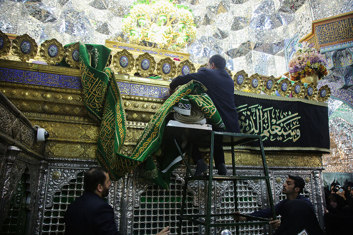ضریح و حرم مطهر حضرت معصومه (س) سیاهپوش شد