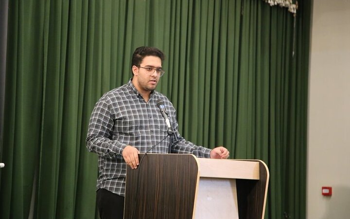 محفل شعر «مقاومت» در دانشگاه لرستان برگزار شد