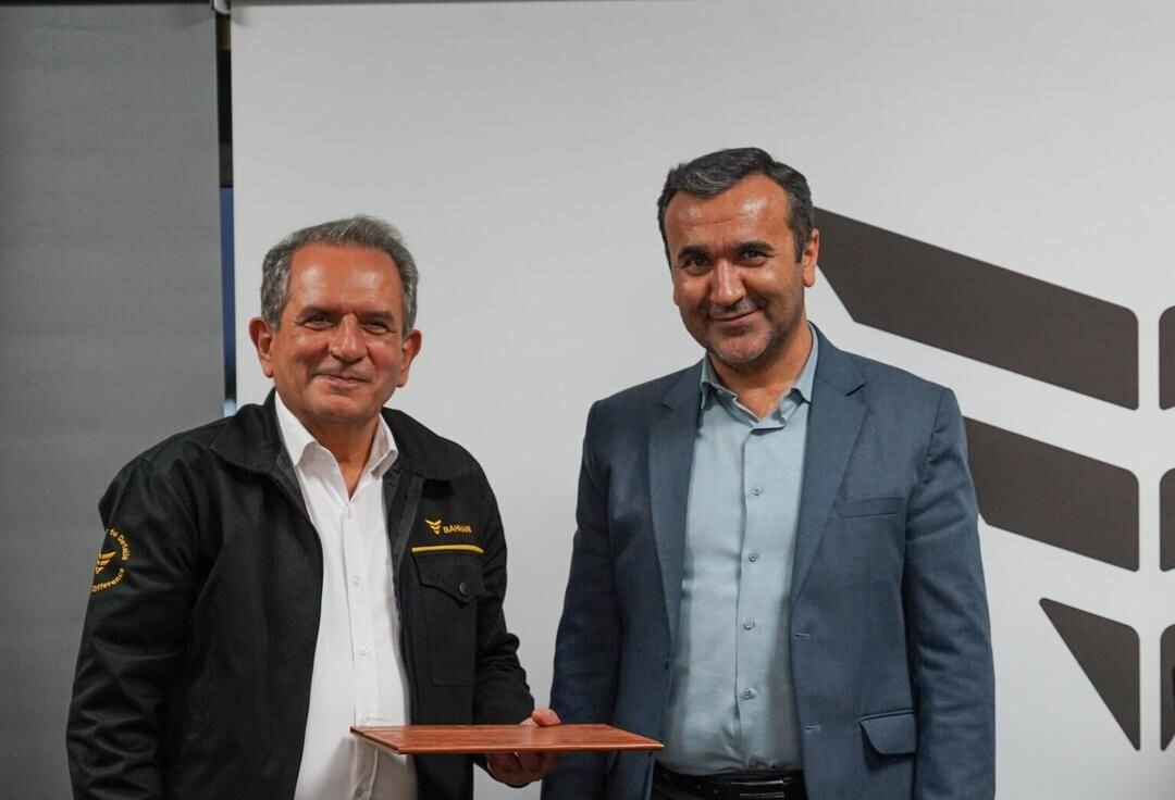 گروه بهمن در سختترین شرایط با کمیته امداد همکاری کرد