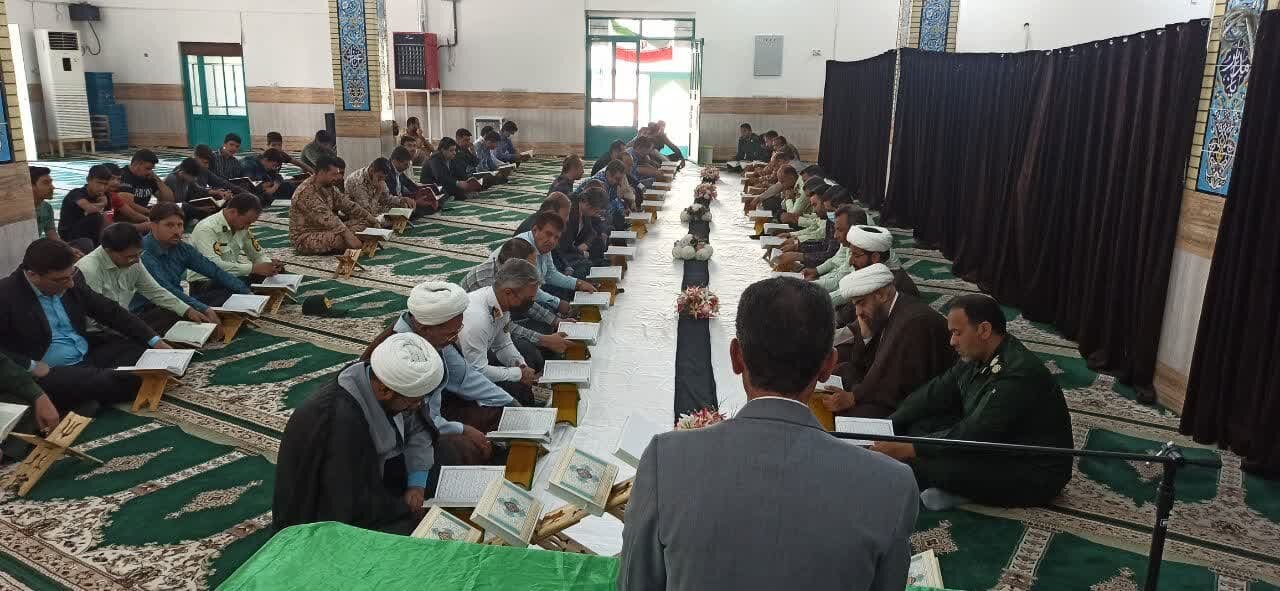 محفل انس با قرآن به یاد شهدای شاهچراغ (ع) در زریندشت برگزار شد