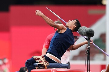 Javelin thrower Afrooz takes gold in 2022 Asian Para Games