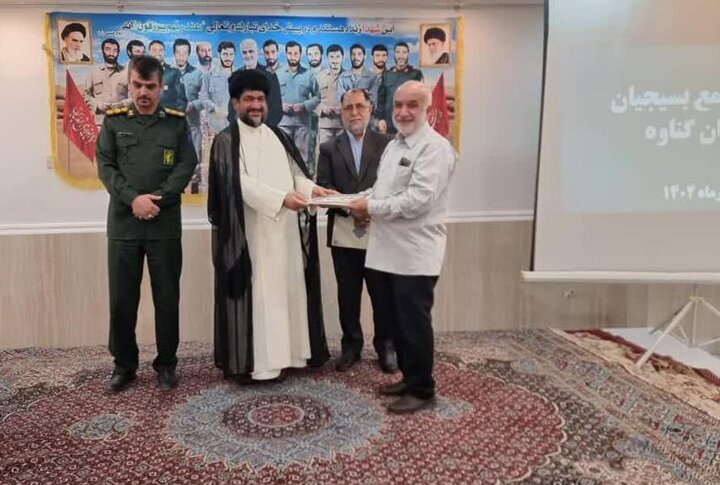 بسیج راهگشا و کمک کننده به حل مشکلات و معضلات در جامعه است