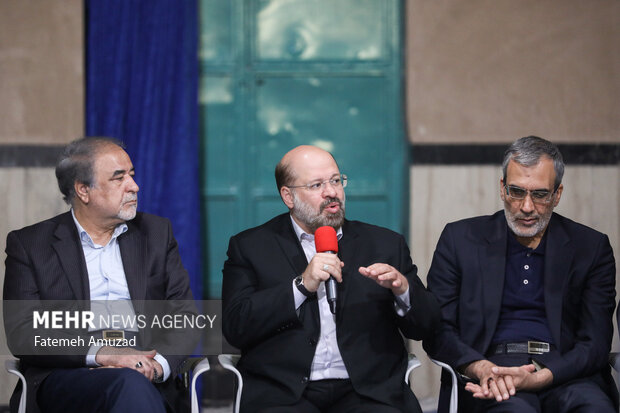 خالد القدومی نماینده جنبش حماس در تهران در حال سخنرانی در نشست <a href='https://sayeb.ir/tag/%d9%81%d9%84%d8%b3%d8%b7%db%8c%d9%86'>فلسطین</a> در سیره نظری و عملی امام (ره) است