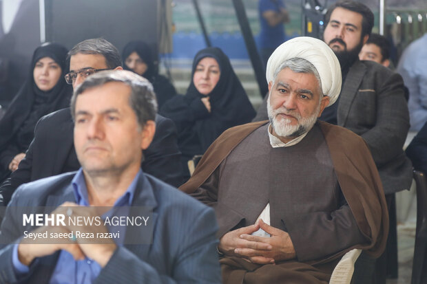  حجت السلام حسن نوروزی نماینده مجلس شورای اسلامی در مراسم اولین همایش 4 هزارنفری مبنا حضور دارد