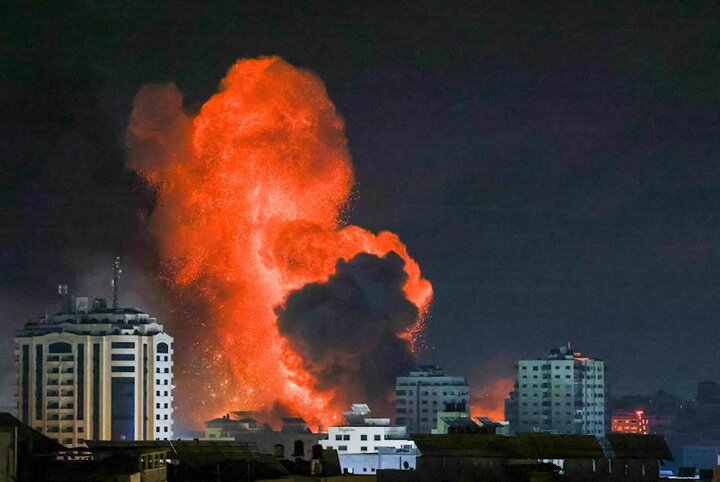 Dün gece Gazze saldırılarında 100'den fazla Filistinli şehit oldu