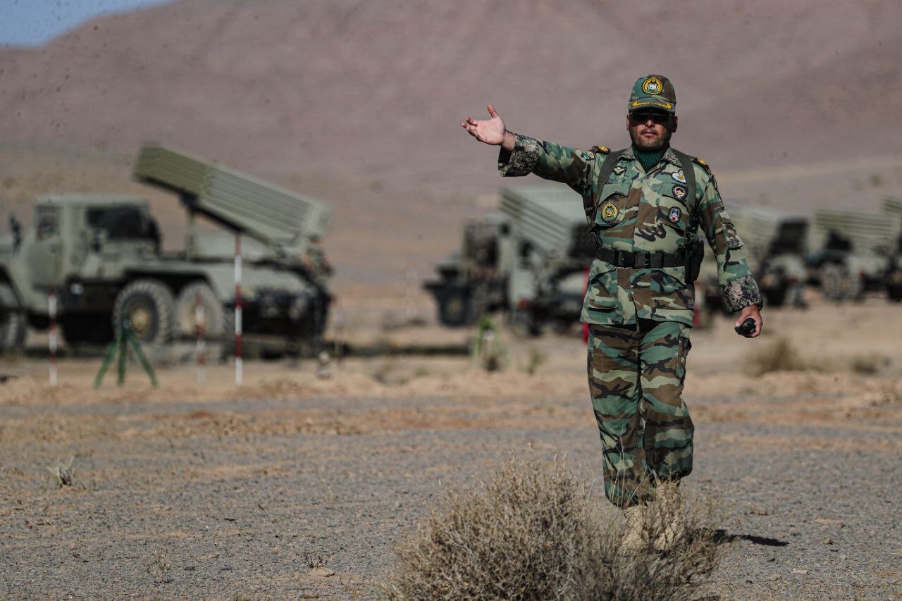 بالصور...الجيش الإيراني يبدء مناورات عسكرية شاملة