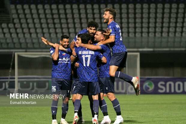 نفس سپاهان و پرسپولیس در هوای شمال گرفت/ چند برد برای استقلال