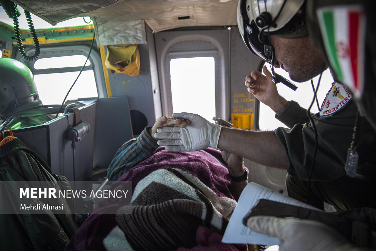 مصدوم تصادفی توسط بالگرد هوایی به بیمارستان کوثر سنندج منتقل شد