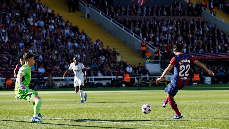 شکست خانگی بارسلونا در ال کلاسیکو 2 پایگاه خبری ججین شکست خانگی بارسلونا در ال کلاسیکو/ستاره جوانی که ناجی رئال شد