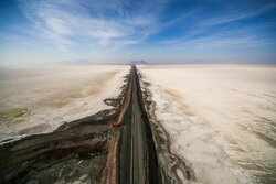 دریاچه ارومیه کمتر از ۴۰میلیون مترمکعب آب دارد؛ دولت ریالی بودجه نداد