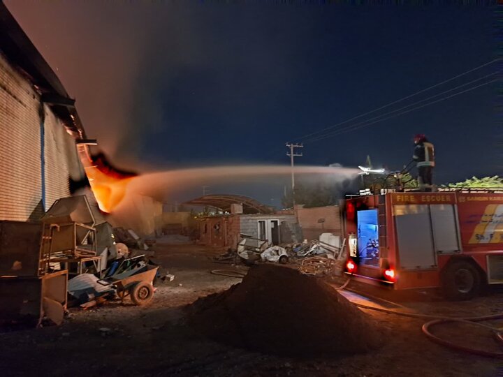 Çin'de yatılı okulda yangın: 13 ölü Çin'de yatılı okulda yangın: 13 ölü