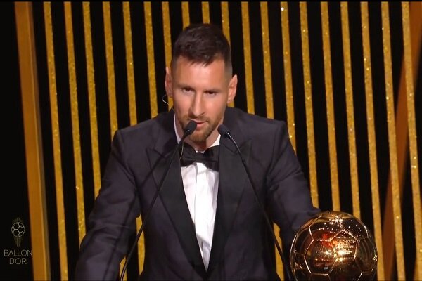 Messi sekizinci kez "Altın Top" ödülünü kazandı