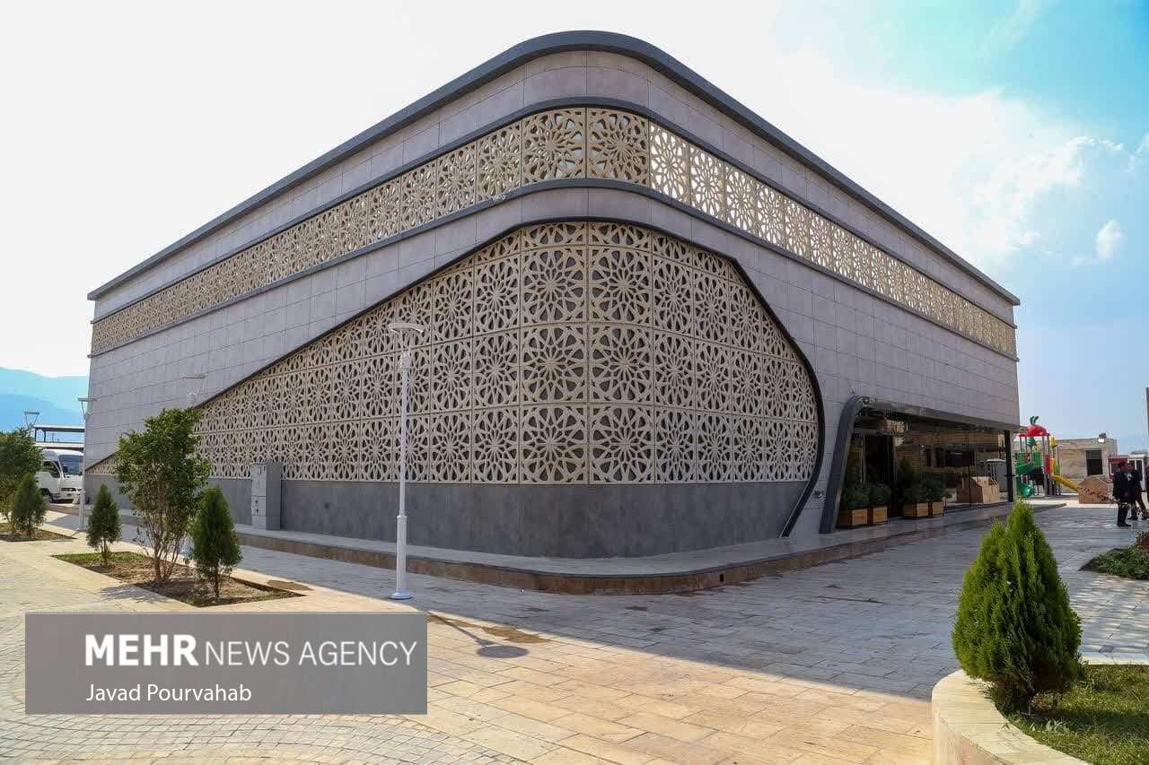 آیین بهرهبرداری از پردیس سینمایی زرقان برگزار شد