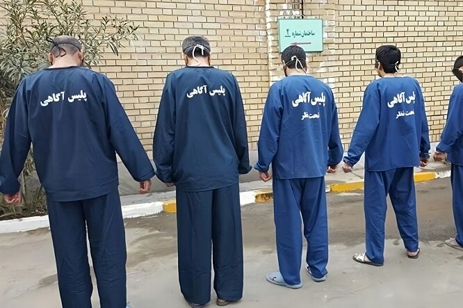 سارقان و مالخران سیمهای مخابراتی در دشتستان دستگیر شدند سارقان و مالخران سیمهای مخابراتی در دشتستان دستگیر شدند