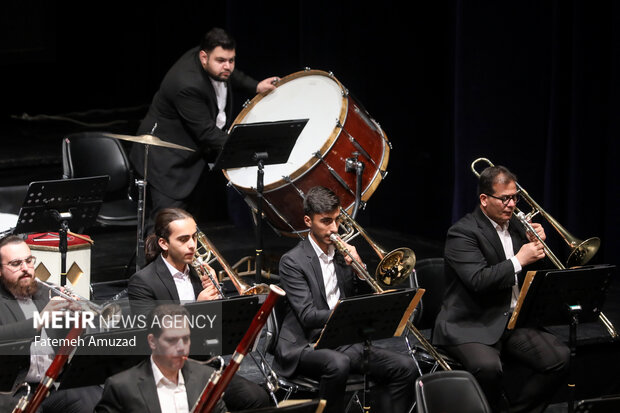 کنسرت ارکستر سمفونیک تهران شامگاه چهارشنبه ۱۰ آبان ماه ۱۴۰۲ به رهبری منوچهر صهبائی در تالار وحدت برگزار شد