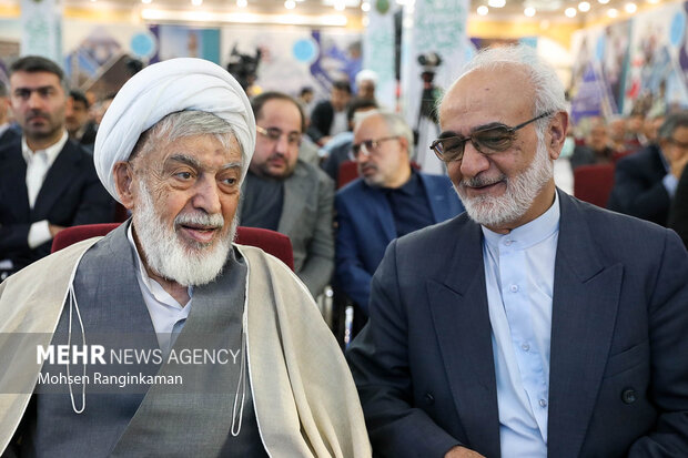 آئین تکریم محمد مخبر رئیس سابق و معارفه پرویز فتاح رئیس جدید ستاد اجرایی فرمان امام