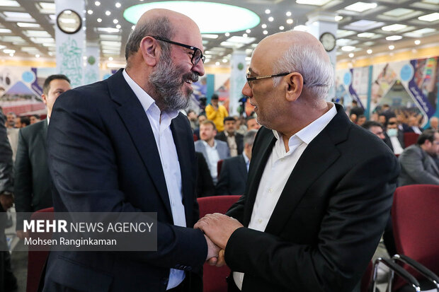 آئین تکریم محمد مخبر رئیس سابق و معارفه پرویز فتاح رئیس جدید ستاد اجرایی فرمان امام