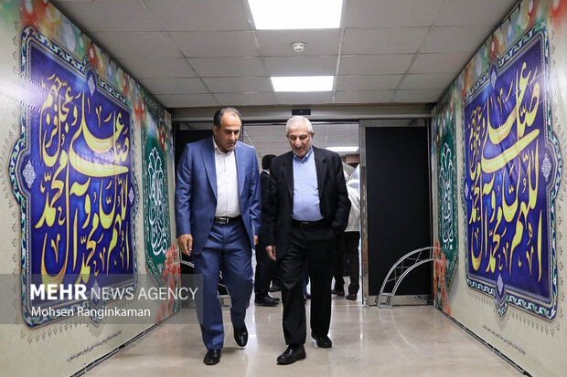 آئین تکریم محمد مخبر رئیس سابق و معارفه پرویز فتاح رئیس جدید ستاد اجرایی فرمان امام