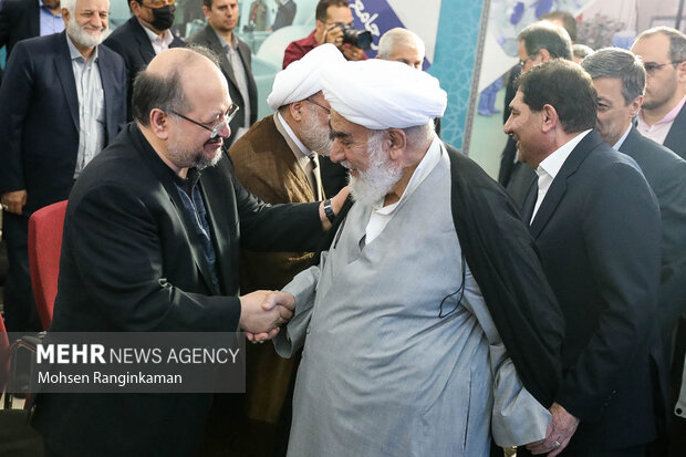 آئین تکریم محمد مخبر رئیس سابق و معارفه پرویز فتاح رئیس جدید ستاد اجرایی فرمان امام