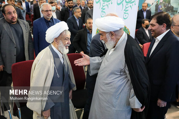 آئین تکریم محمد مخبر رئیس سابق و معارفه پرویز فتاح رئیس جدید ستاد اجرایی فرمان امام
