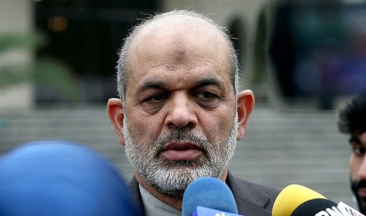  ورود وزیر کشور به فرودگاه شهید هاشمی نژاد مشهد مقدس