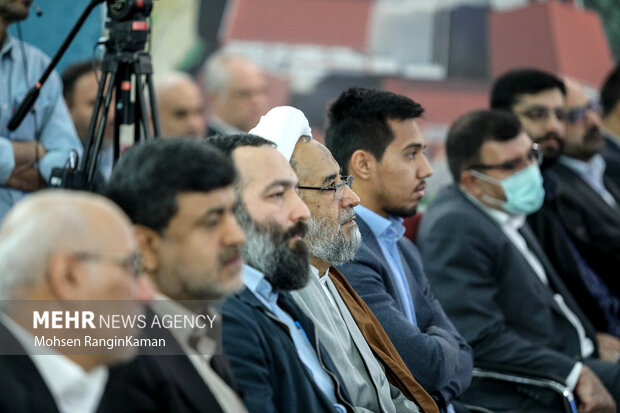حجت الاسلام حیدر مصلحی در مراسم تکریم و معارفه رئیس ستاد اجرایی امام(ره) حضور دارد