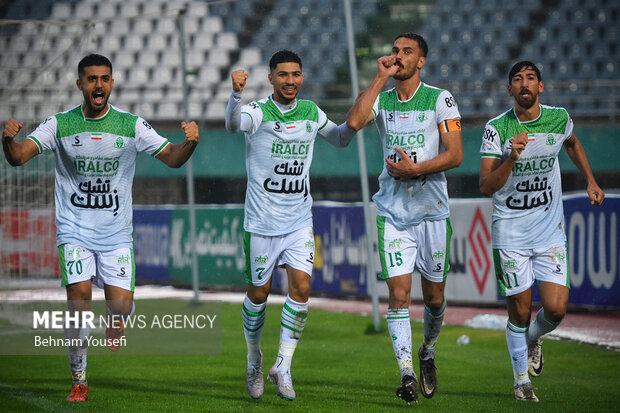 حسینی سالها با ما میماند/ در ۵ بازی اشتباه فاحش داوری داشتهایم