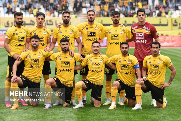 مصاف نساجی و سپاهان با حریفان در روز تاریخی/ بازگشت به دهه ۶۰