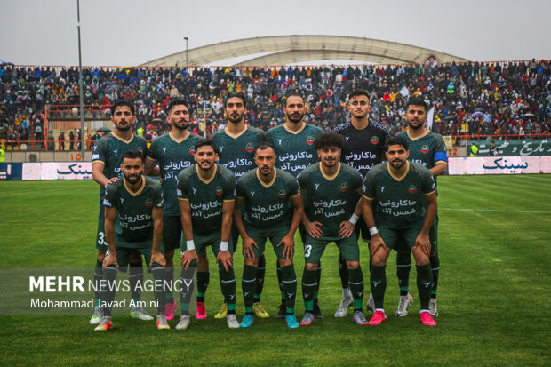 دیدار تیم‌های فوتبال شمس آذر قزوین با استقلال تهران