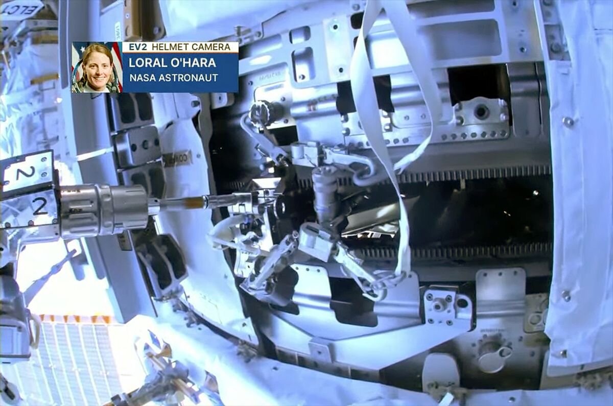 چهارمین پیاده روی فضایی کاملا زنانه انجام شد