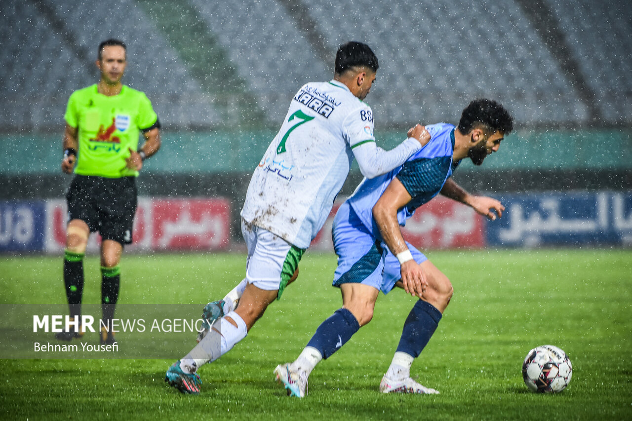 پیروزی آلومینوم برابر نفت و تساوی دو بازی در پایان نیمه اول