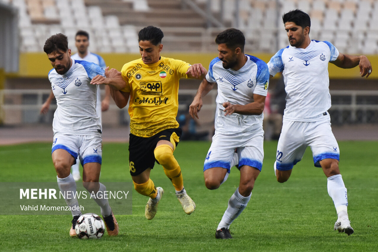 پیکان با سرمربی «چپ کرده» در اراک/«قو» در اندیشه پرواز به رده دوم پیکان با سرمربی «چپ کرده» در اراک/«قو» در اندیشه پرواز به رده دوم